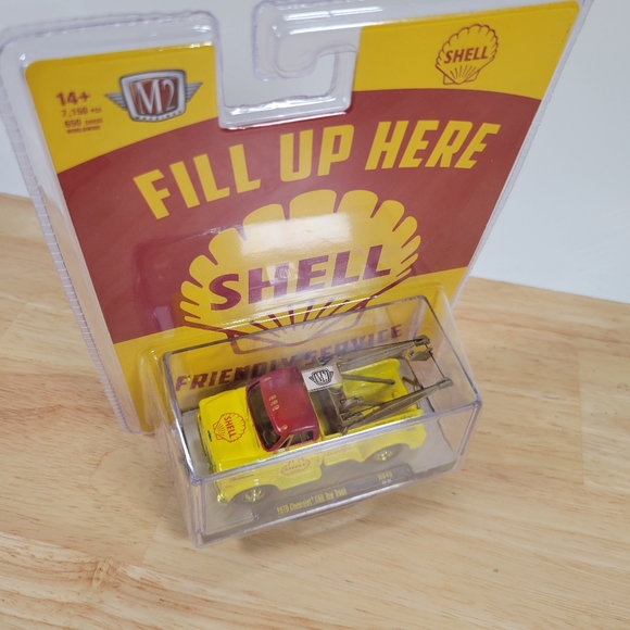 M2 Diecast 1970 Tow Truck Chase Shell Gas 1 of 650 - Picture 6 of 10